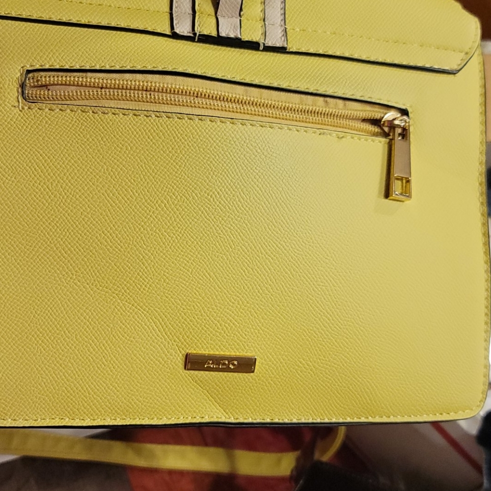 Purse - Picture 3 of 4